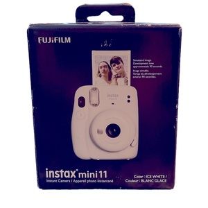 instax mini 11 by FugiFilm